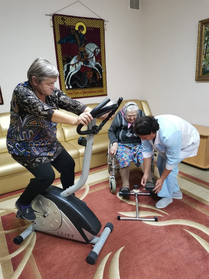 В Иловском доме - интернате для престарелых и инвалидов проходят занятия адаптивной физической культурой.