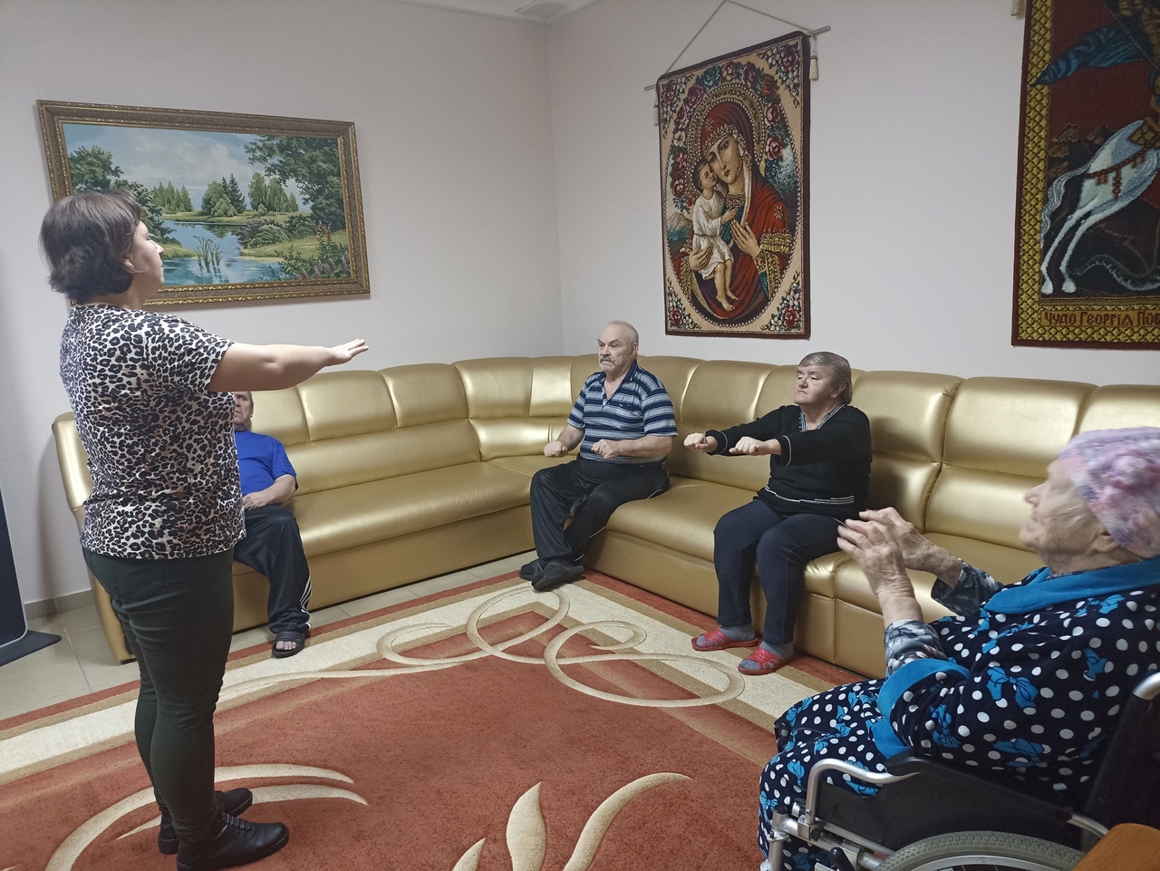 В Иловском доме - интернате для получателей социальных услуг прошел час здоровья.