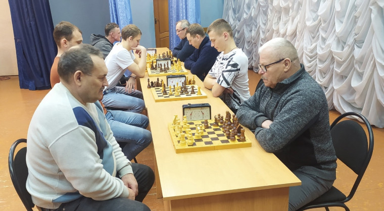 Продолжается борьба шахматистов за Кубок главы Иловской территориальной администрации.